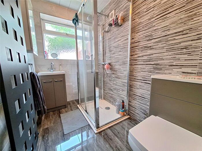 2 Bedroom Semi-Detached Bungalow For Sale In Laurel Avenue, Chadderton, Oldham, Greater Manchester, OL9