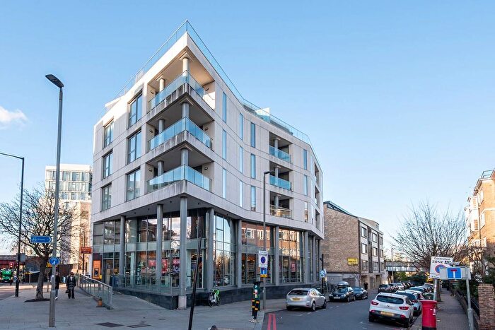 1 Bedroom Flat To Rent In Upper Richmond Road, East Putney, London, SW15