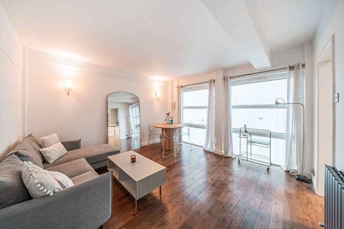 1 Bedroom Maisonette To Rent In The Glass House, Royal Oak Yard, SE1