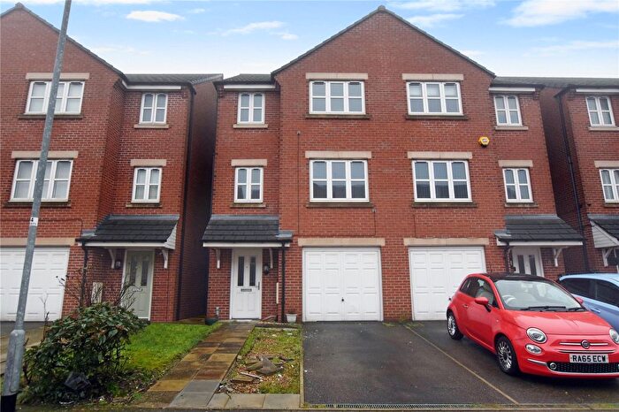 4 Bedroom Semi Detached House For Sale In Bronte Close, East Ardsley, Wakefield, West Yorkshire, WF3