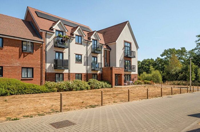 2 Bedroom Apartment For Sale In Glover Crescent, Arborfield Green, Reading, Berkshire, RG2