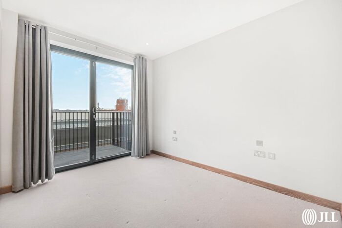 1 Bedroom Flat To Rent In Bellwether Lane, London, SW18