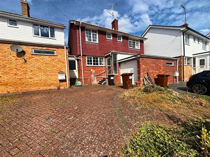 4 Bedroom Detached House For Sale In Idenwood Close, Gillingham, ME8