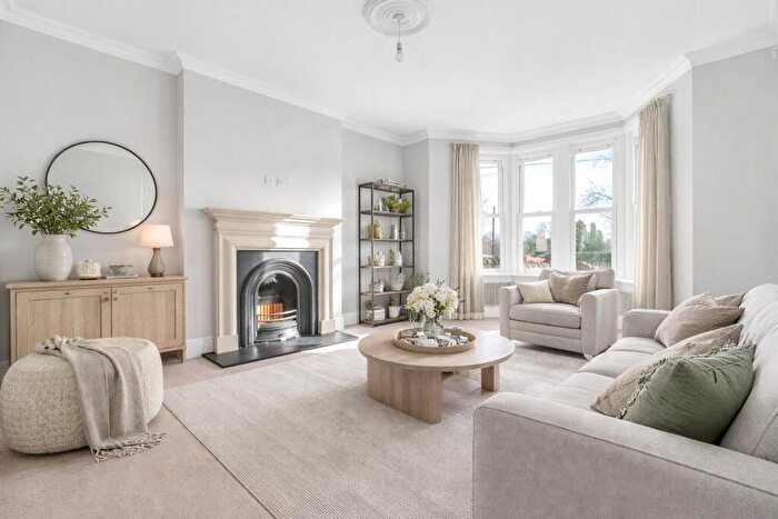 4 Bedroom Detached House For Sale In Harcombe Hill, Winterbourne Down, Bristol, BS36