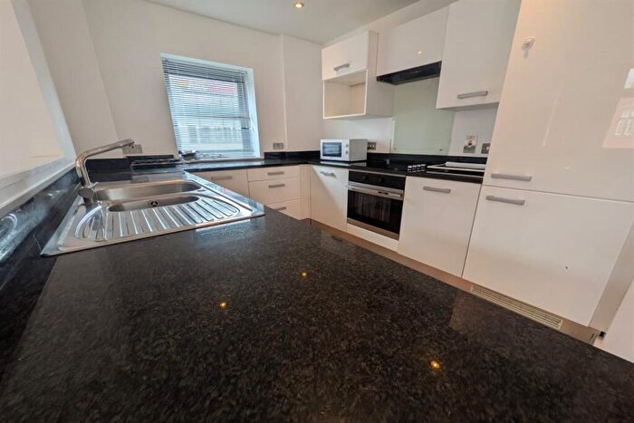2 Bedroom Apartment To Rent In Hooton House, Beeston, NG9