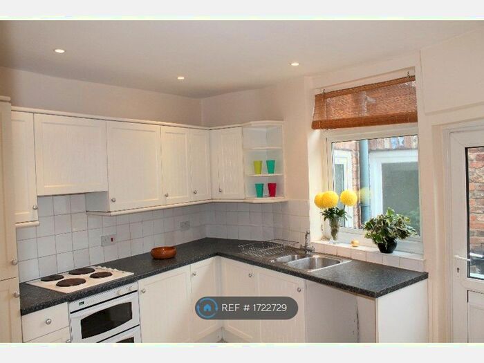 2 Bedroom Terraced House To Rent In Brock Street, Macclesfield, SK10