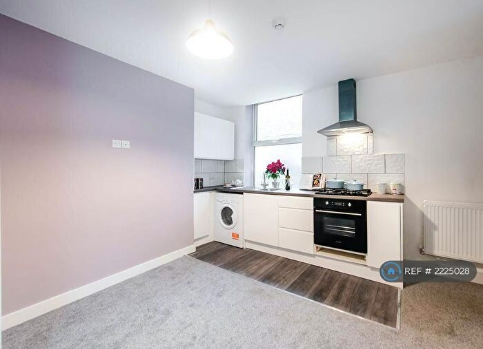 1 Bedroom Flat To Rent In Retiro Street, Oldham, OL1