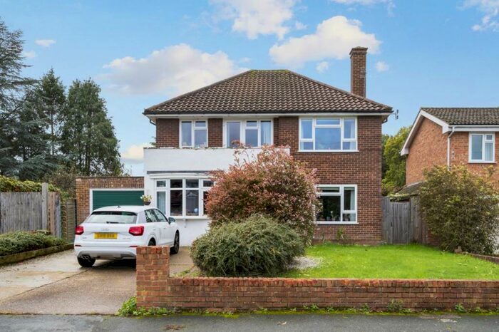 4 Bedroom Detached House To Rent In Heathside, Esher, KT10
