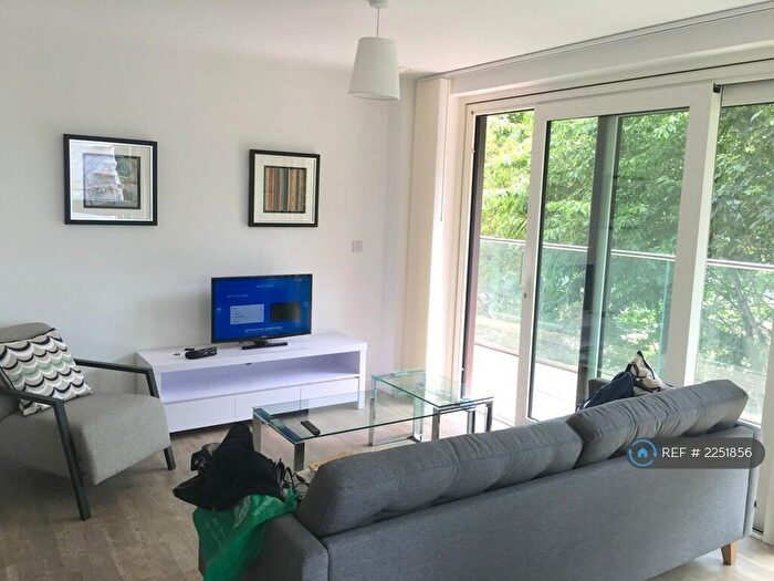 2 Bedroom Flat To Rent In Nyland Court, London, SE8