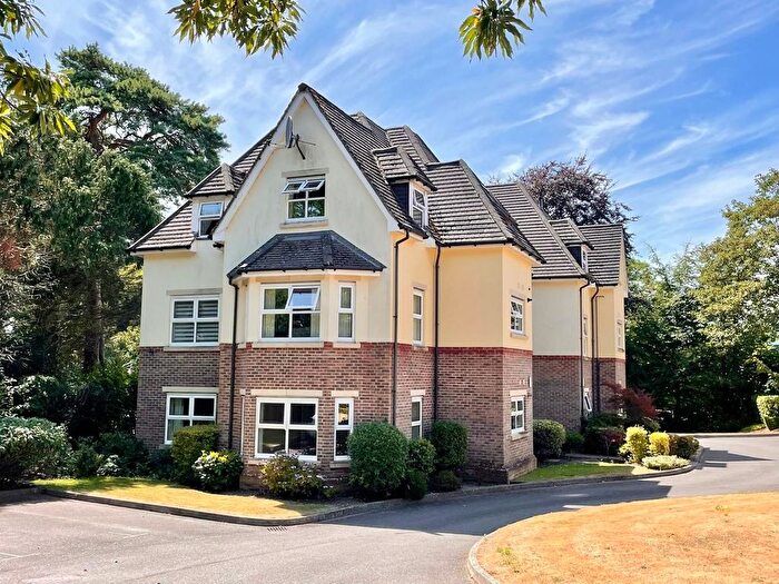 3 Bedroom Flat For Sale In The Dene Forest Road, Branksome Park, BH13