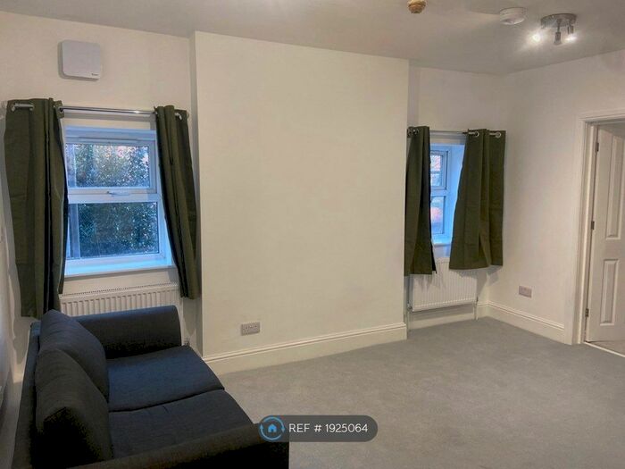 1 Bedroom Flat To Rent In Palatine Road, Manchester, M20