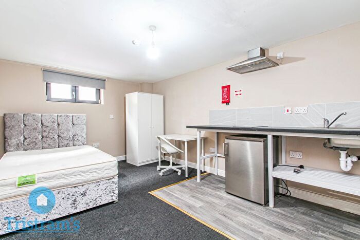 Studio To Rent In Bills Inc Studio - Birkin Avenue, Radford, NG7