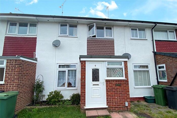 3 Bedroom Terraced House To Rent In Longmoor Road, Basingstoke, Hampshire, RG21