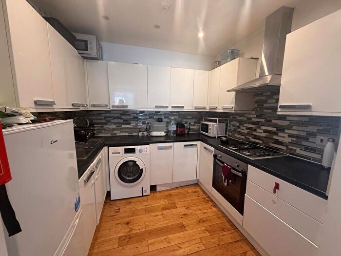 3 Bedroom Flat To Rent In Albert Road, Orpington, BR5