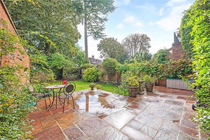 5 Bedroom Detached House For Sale In Helme Close, Wimbledon, London, SW19