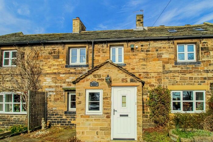 2 Bedroom Cottage For Sale In Claphouse Fold, Haigh, Barnsley, S75
