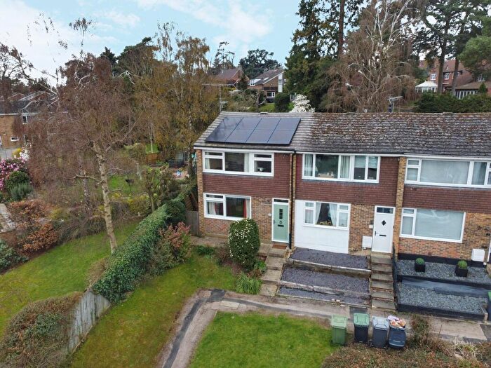 3 Bedroom End Of Terrace House For Sale In Verne Drive, Ampthill, Bedfordshire, MK45