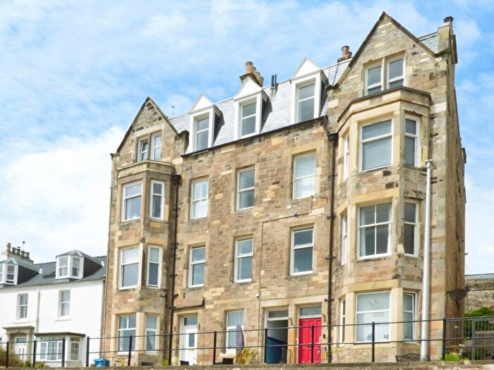 2 Bedroom Apartment For Sale In St. James Place, Burntisland, KY3