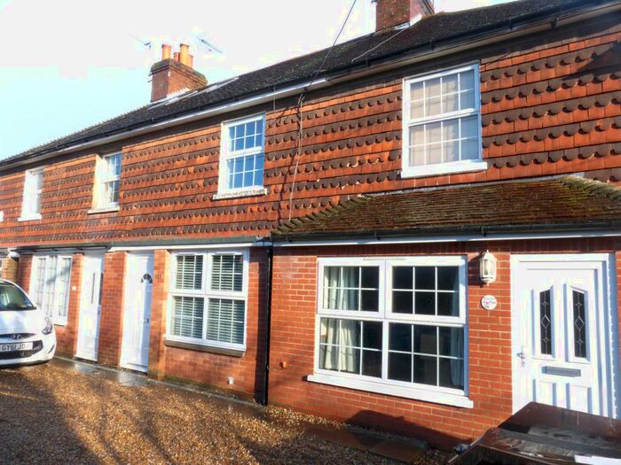 2 Bedroom House To Rent In Station Road, Burgess Hill, RH15