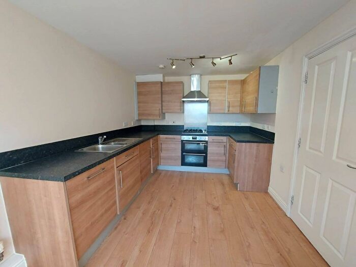 4 Bedroom Terraced House To Rent In Genas Close, IG6