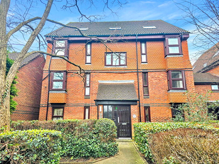 Studio For Sale In Turnpike Lane, Sutton, SM1