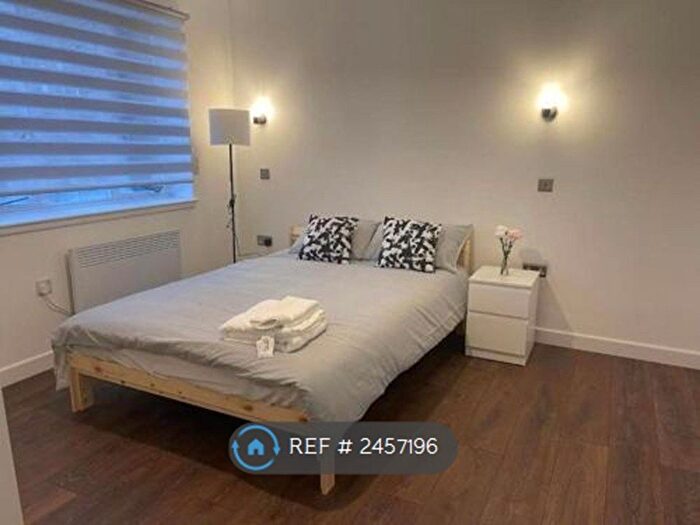 1 Bedroom Flat To Rent In Temple Square, Aylesbury, HP20