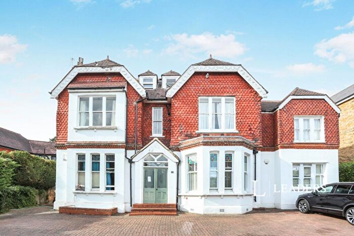 2 Bedroom Flat To Rent In Squirrels Drey, BR2