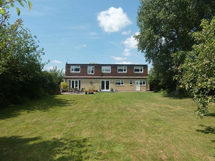 4 Bedroom Detached House For Sale In King Street, West Deeping, Peterborough, PE6