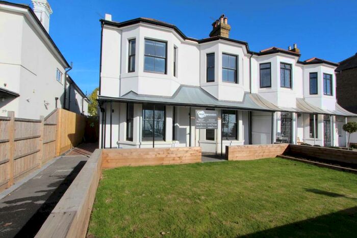 2 Bedroom Flat To Rent In Clifftown Parade, Southend On Sea, SS1