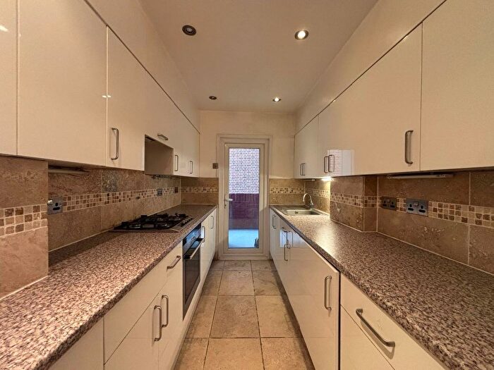 2 Bedroom Flat For Sale In Flat Wesley Court, - Weymouth Street, Marylebone, London, W1G