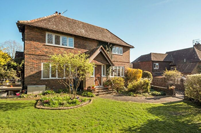 3 Bedroom Maisonette For Sale In Weysprings, Haslemere, GU27