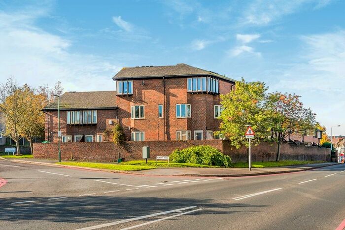 1 Bedroom Flat To Rent In Osborne Place, Sutton, Surrey, SM1