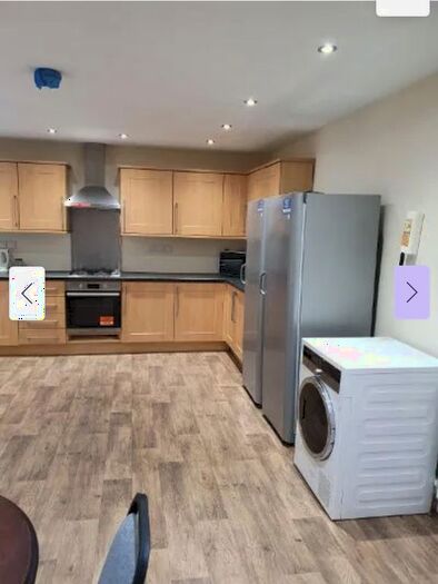 6 Bedroom Semi-Detached House To Rent In Hanover Crescent(Bills Included Option), Manchester, M14