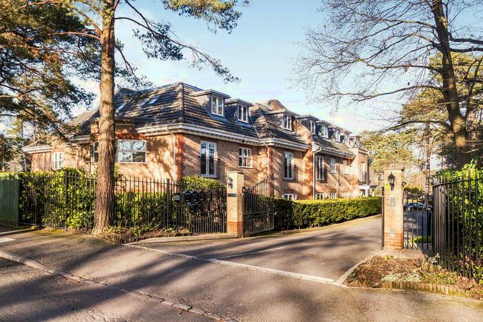 1 Bedroom Apartment To Rent In Ardwell Close, Crowthorne, RG45