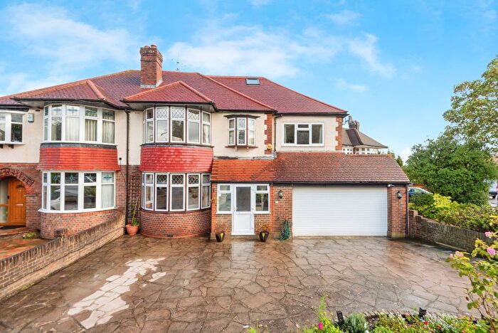 5 Bedroom Detached House For Sale In Lady Hay, Worcester Park, KT4