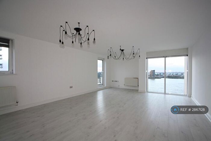 2 Bedroom Flat To Rent In Erebus Drive, London, SE28