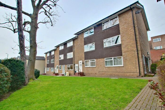 2 Bedroom Flat To Rent In Farnaby Road, Bromley, BR1