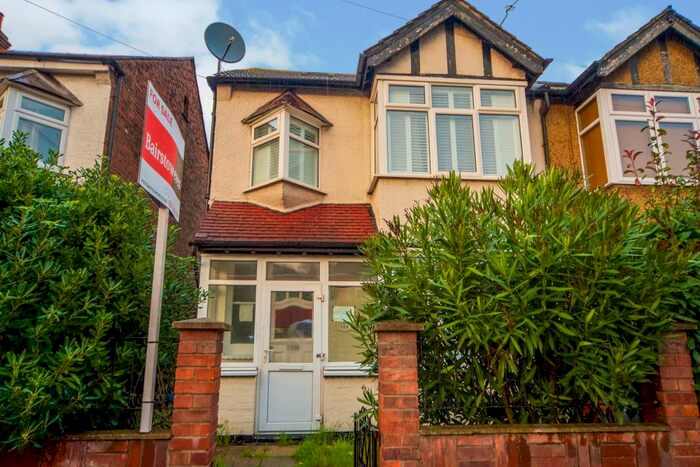 4 Bedroom House To Rent In Southbury Road, Enfield, EN1
