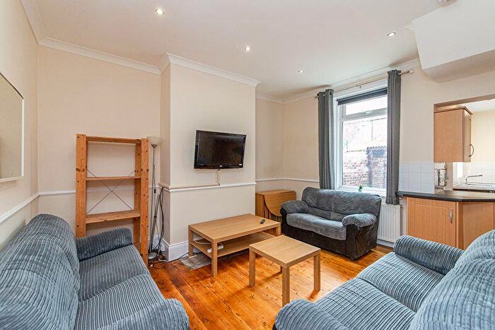 5 Bedroom Terraced House To Rent In Cardigan Terrace, Newcastle Upon Tyne, NE6