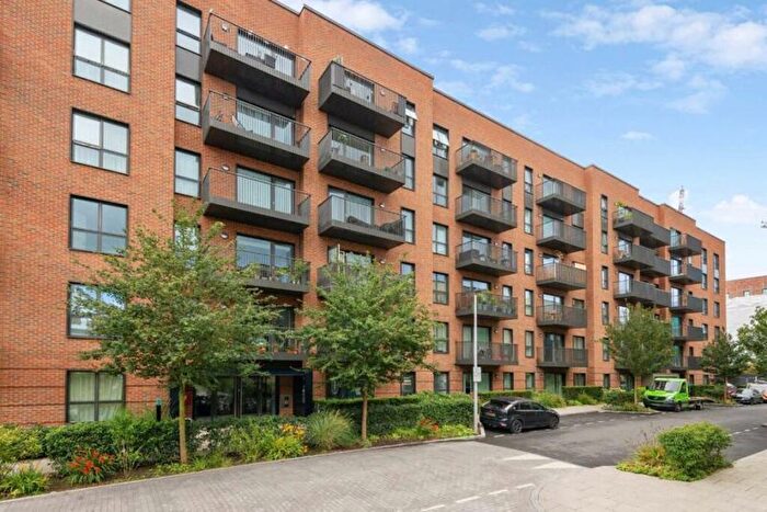 1 Bedroom Flat For Sale In Samara Drive, Southall, UB1