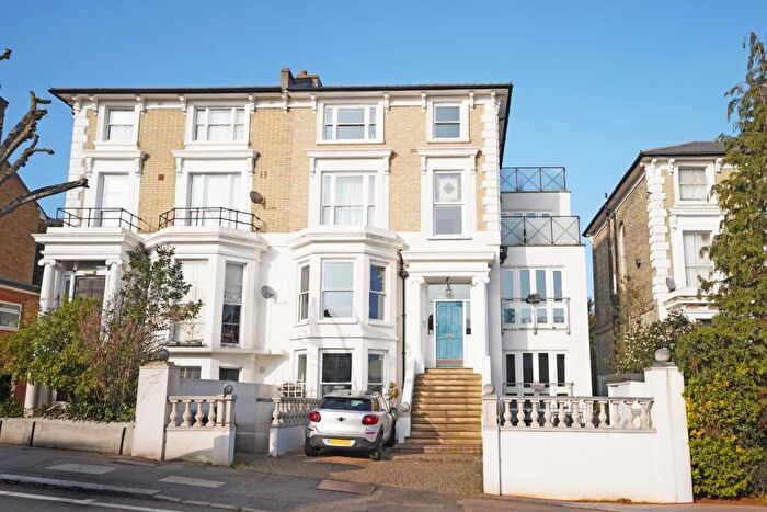 2 Bedroom Flat For Sale In Westwood Park, Forest Hill, London, SE23