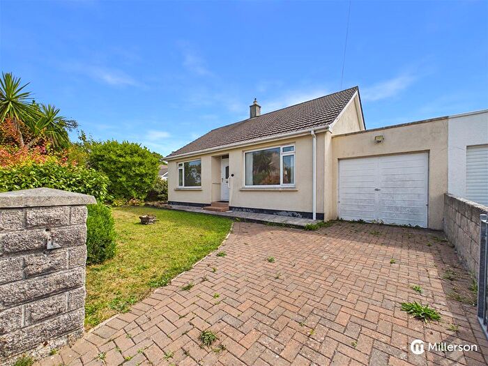 2 Bedroom Detached Bungalow For Sale In Agar Crescent, Redruth, TR15