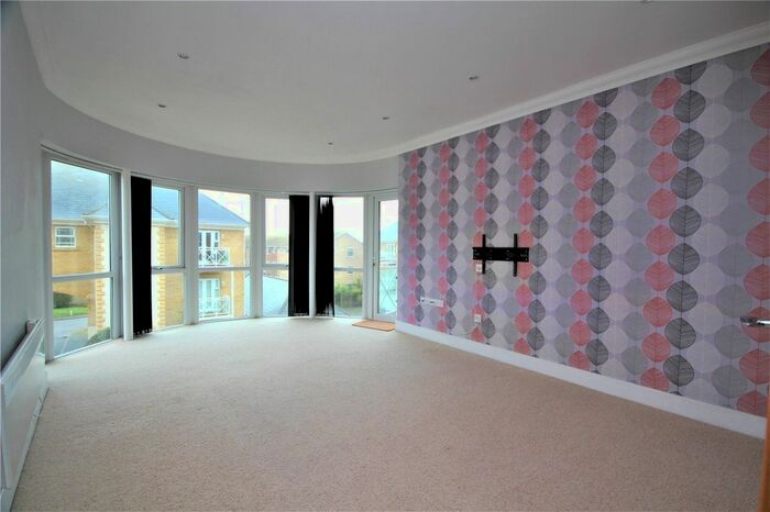 2 Bedroom Flat To Rent In Harsfold Close, Rustington, Littlehampton, West Sussex, BN16