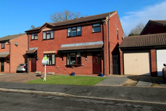 3 Bedroom Semi-Detached House To Rent In Juniper Close Lutterworth, LE17