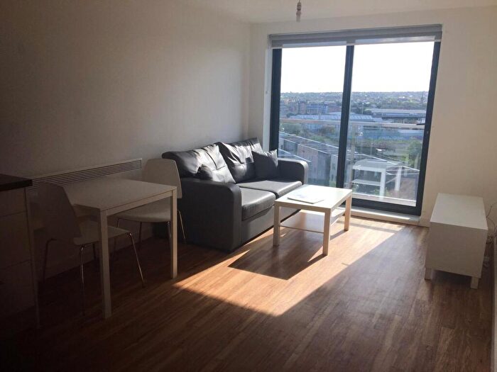 1 Bedroom Flat To Rent In Aire, Cross Green Lane, LS9