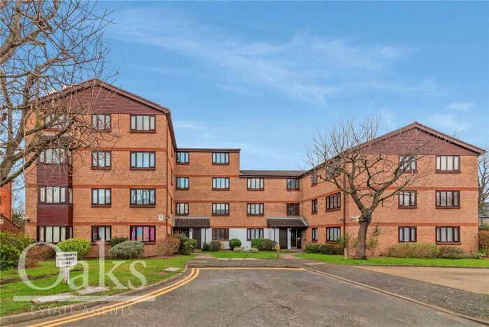 2 Bedroom Apartment To Rent In Burnham Gardens, Addiscombe, CR0