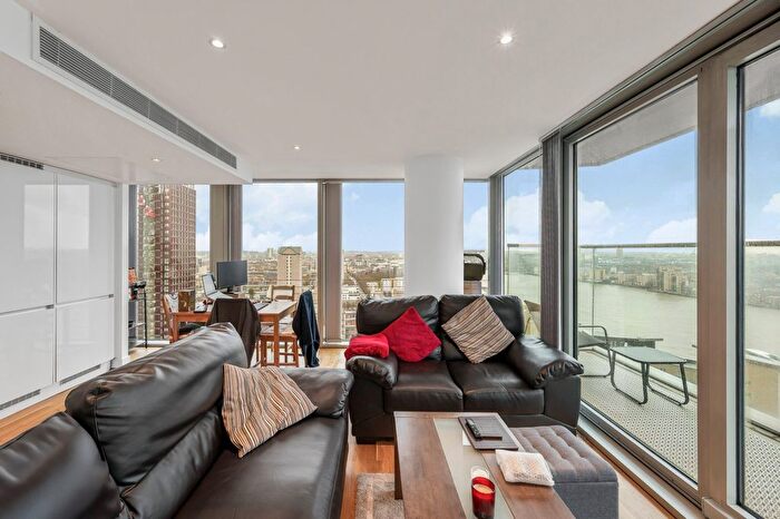 2 Bedroom Flat To Rent In Landmark West Tower, Marsh Wall, E14