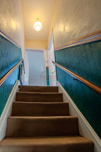 2 Bedroom Semi-detached House For Sale In Finedon Road, Wellingborough, NN9
