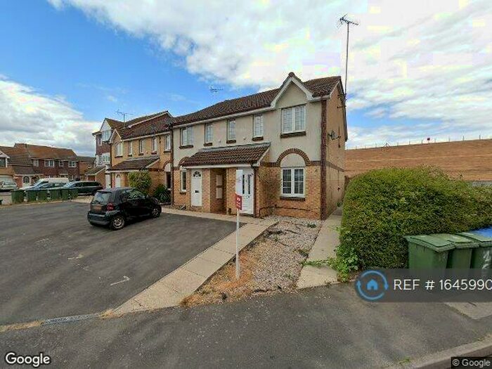 1 Bedroom Maisonette To Rent In Shaw Drive, Walton-On-Thames, KT12