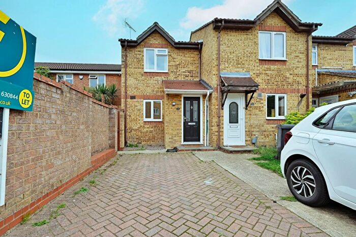 3 Bedroom Terraced House To Rent In Watford, Watford, WD18